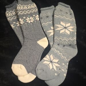 Winter Snowflake Patterned Socks - Gray and Cream